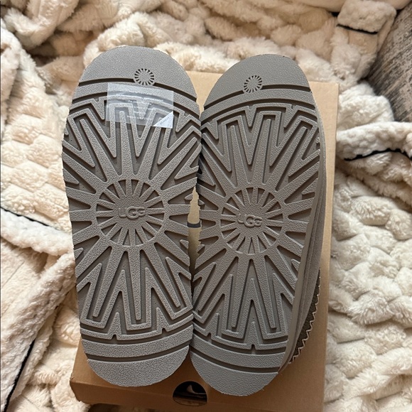 UGG Tazz II in Rich Brown - Picture 5 of 6